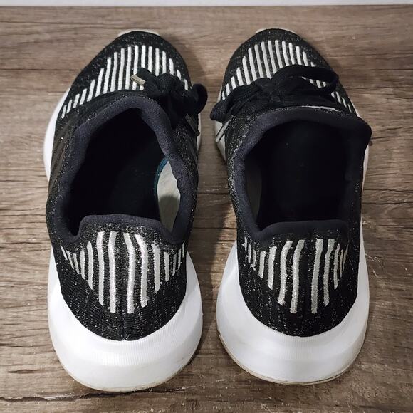 Adidas Swift Run Women's Athletic Running Shoes Sneakers Size 10.5 Core Black - Picture 8 of 9